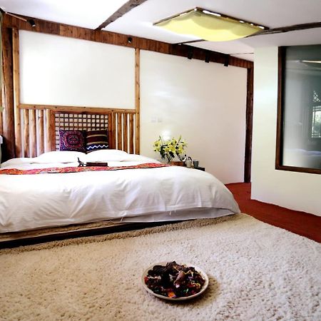 Shangri-La Mid - Mountain Homestay ภายนอก รูปภาพ