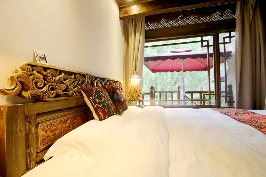 Shangri-La Mid - Mountain Homestay ภายนอก รูปภาพ