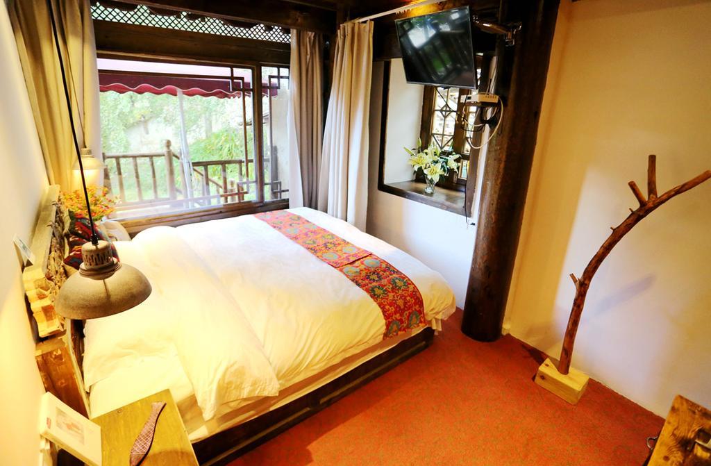 Shangri-La Mid - Mountain Homestay ภายนอก รูปภาพ