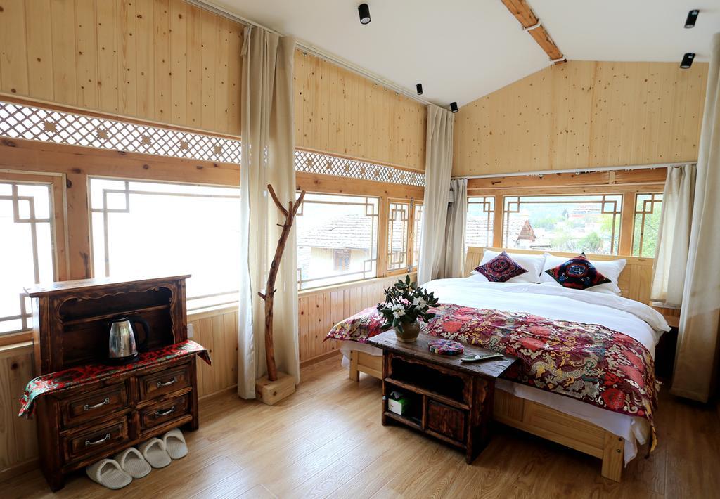 Shangri-La Mid - Mountain Homestay ภายนอก รูปภาพ