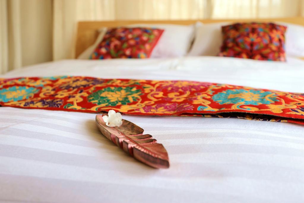 Shangri-La Mid - Mountain Homestay ภายนอก รูปภาพ