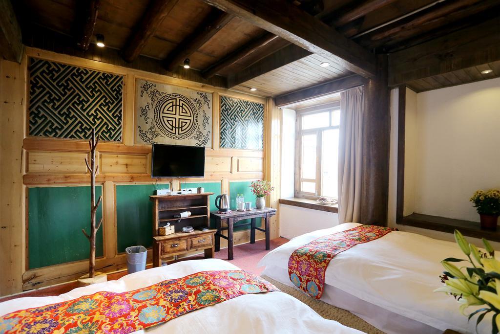 Shangri-La Mid - Mountain Homestay ภายนอก รูปภาพ