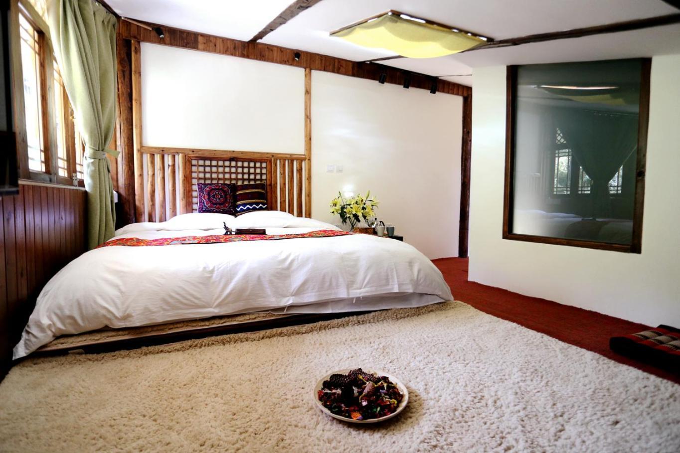 Shangri-La Mid - Mountain Homestay ภายนอก รูปภาพ