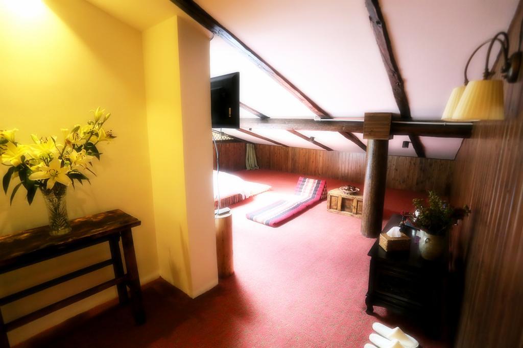 Shangri-La Mid - Mountain Homestay ภายนอก รูปภาพ